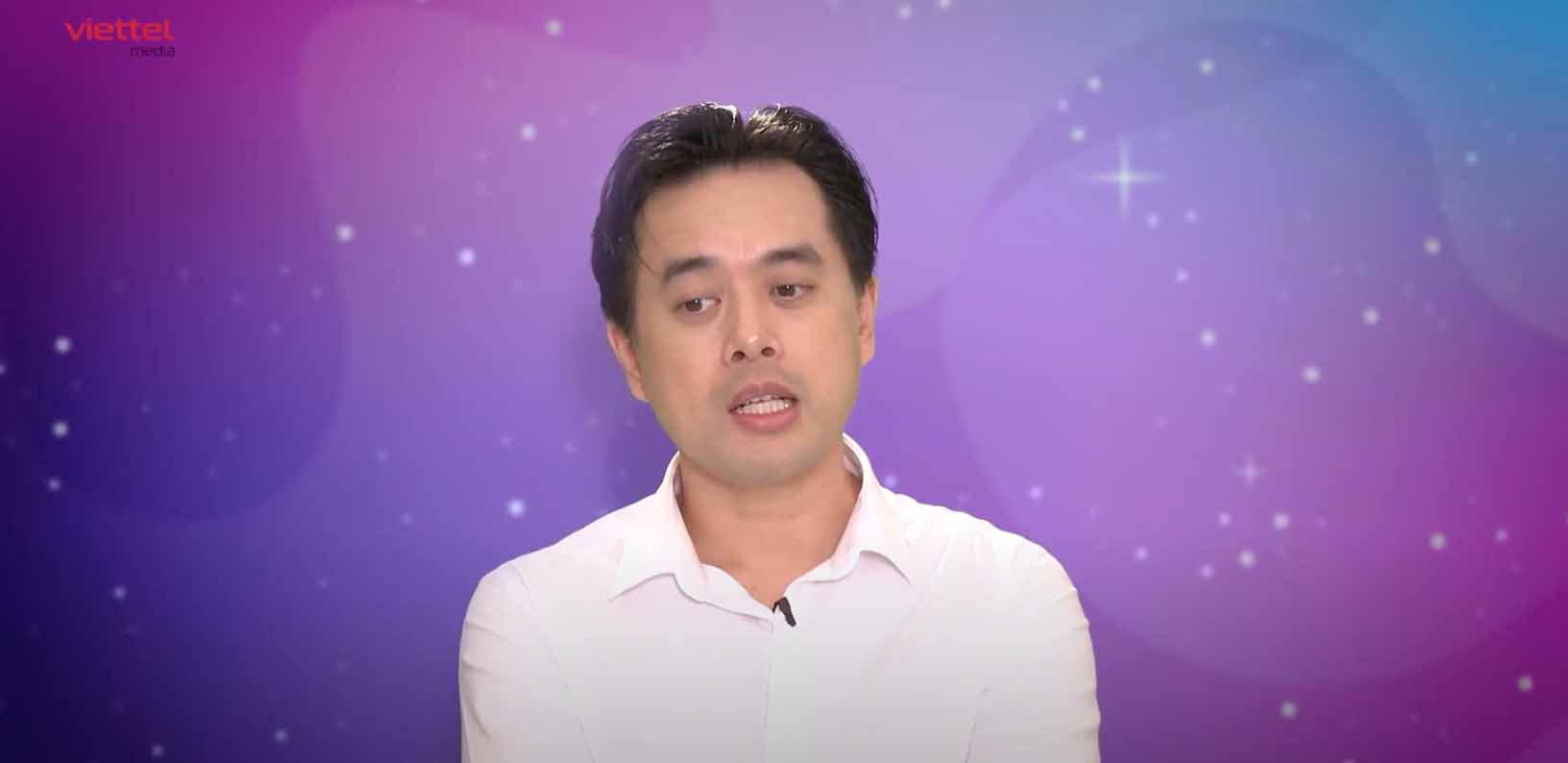 Những ngày đầu tham gia “Mẹ vắng nhà ba là siêu nhân' đối với nhạc sĩ Dương Khắc Linh có quá nhiều khó khăn và thử thách khi cặp song sinh Mickey - Jerry không chịu hợp tác.