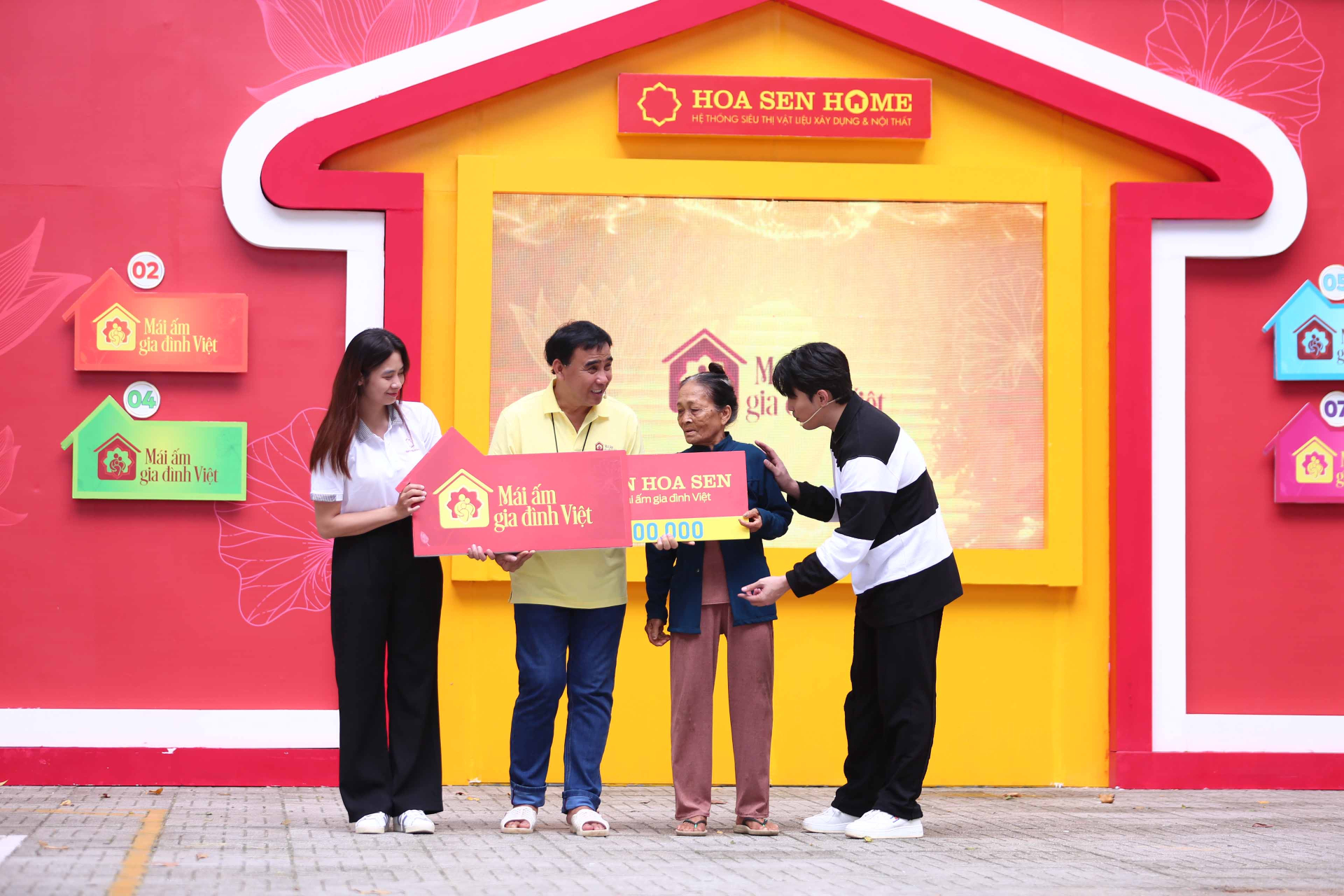 ca-si-will-va-mc-viet-anh-gop-suc-mang-ve-giai-thuong-90-trieu-cho-tre-em-mo-coi7