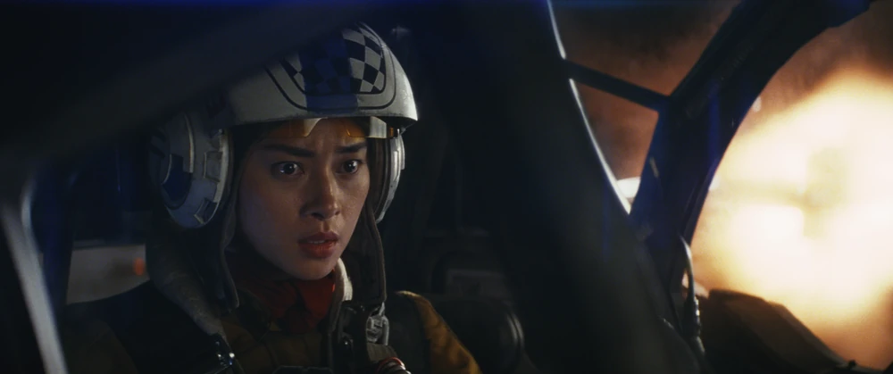 Hình ảnh Ngô Thanh Vân xuất hiện trong Star Wars: The Last Jedi và Bright