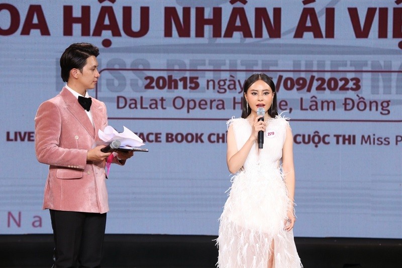 Lê Trang Ngân chia sẻ việc nhận được sự tin tưởng của đơn vị nắm bản quyền và khán giả cũng tạo cho cô không ít áp lực.