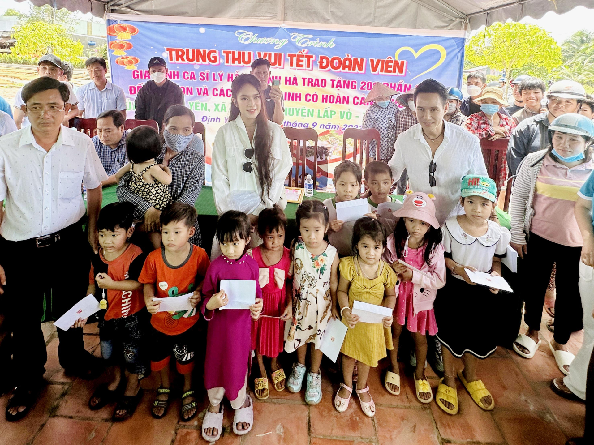 Gia đình Lý Hải-Minh Hà dành trọn vẹn ngày sinh nhật để làm từ thiện - ảnh 2