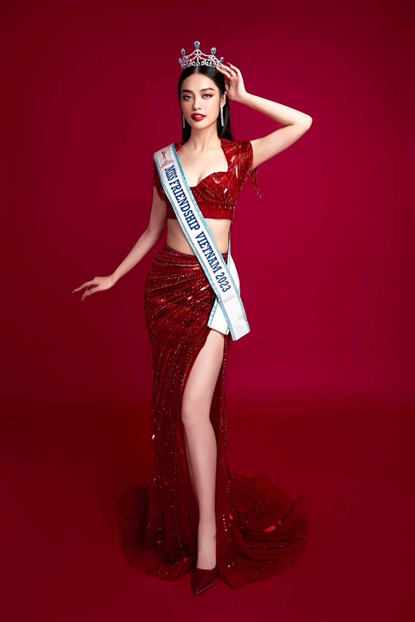 Nông Thúy Hằng giành ngôi vị Á hậu 2 của Hoa hậu Hữu nghị Quốc tế 2023 - ảnh 3