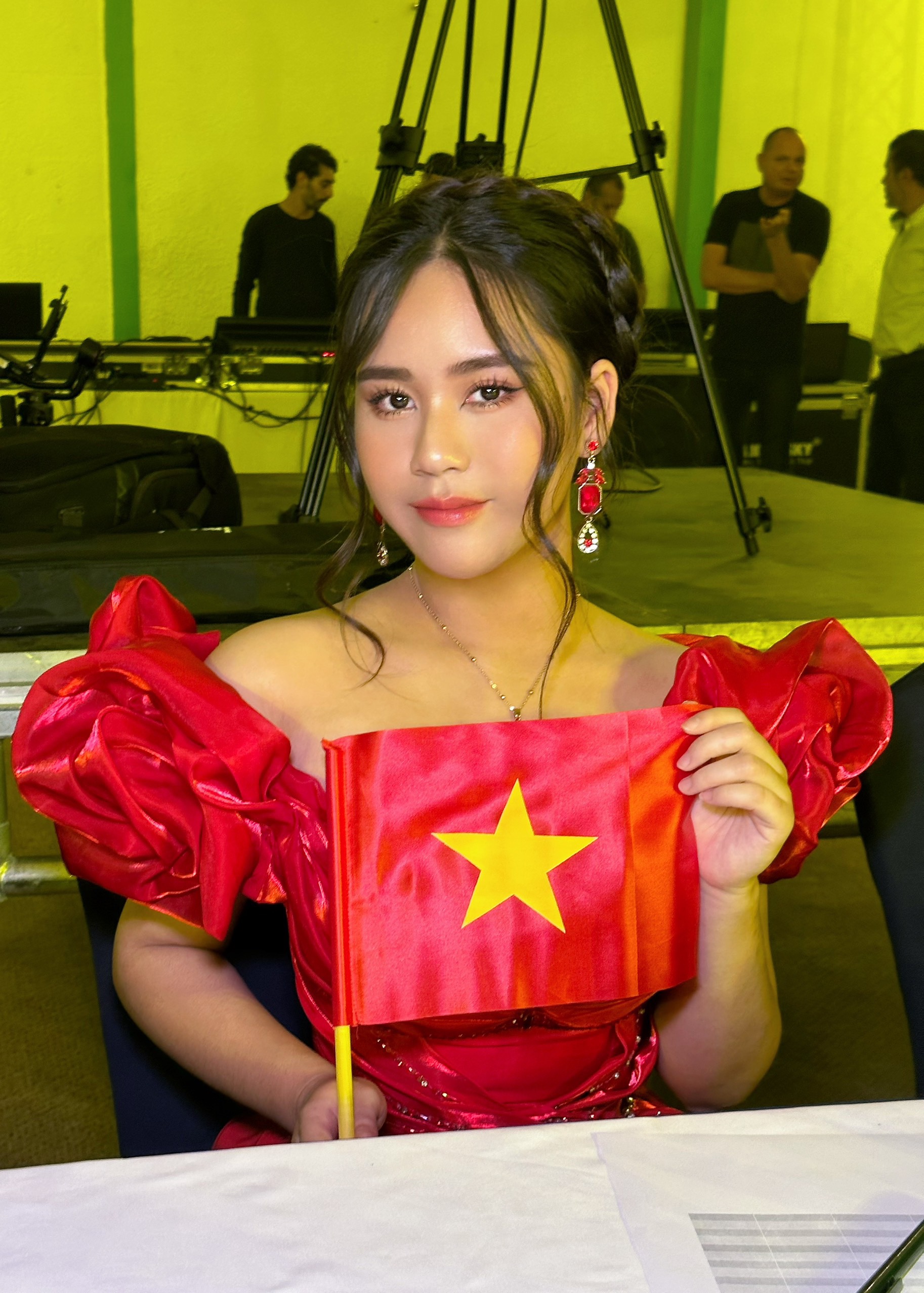 Bella Vũ 2 lần trao vương miện Miss Eco Teen tại Ai Cập - ảnh 3