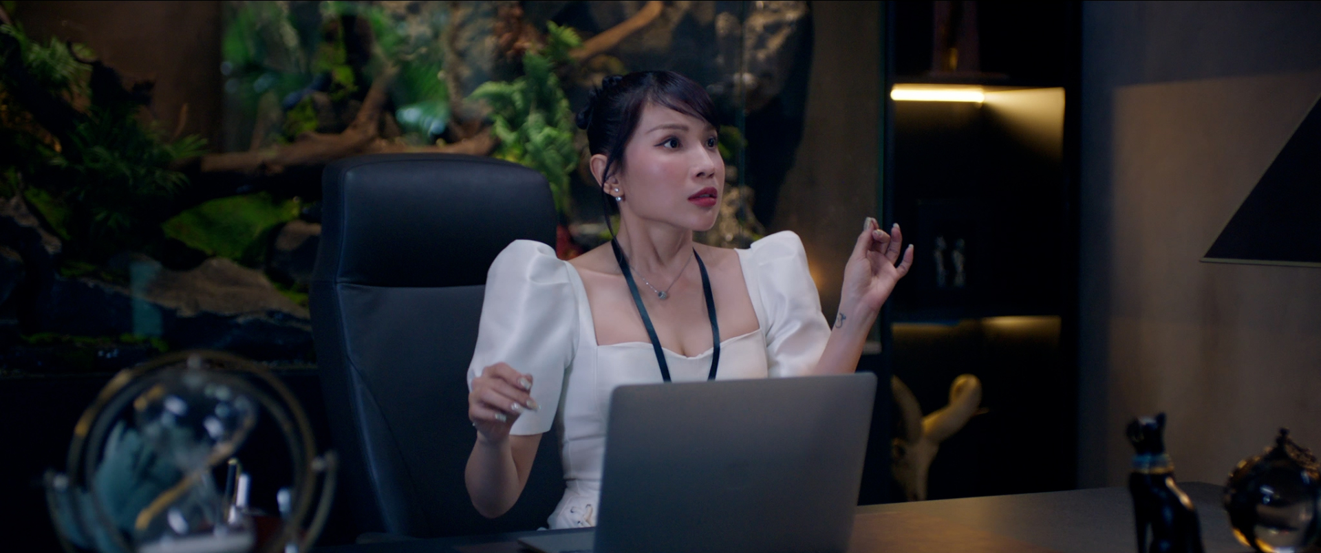 Diệu Nhi bất ngờ với tạo hình “ngố tàu' trong teaser trên bàn nhậu dưới bàn mưu - ảnh 6