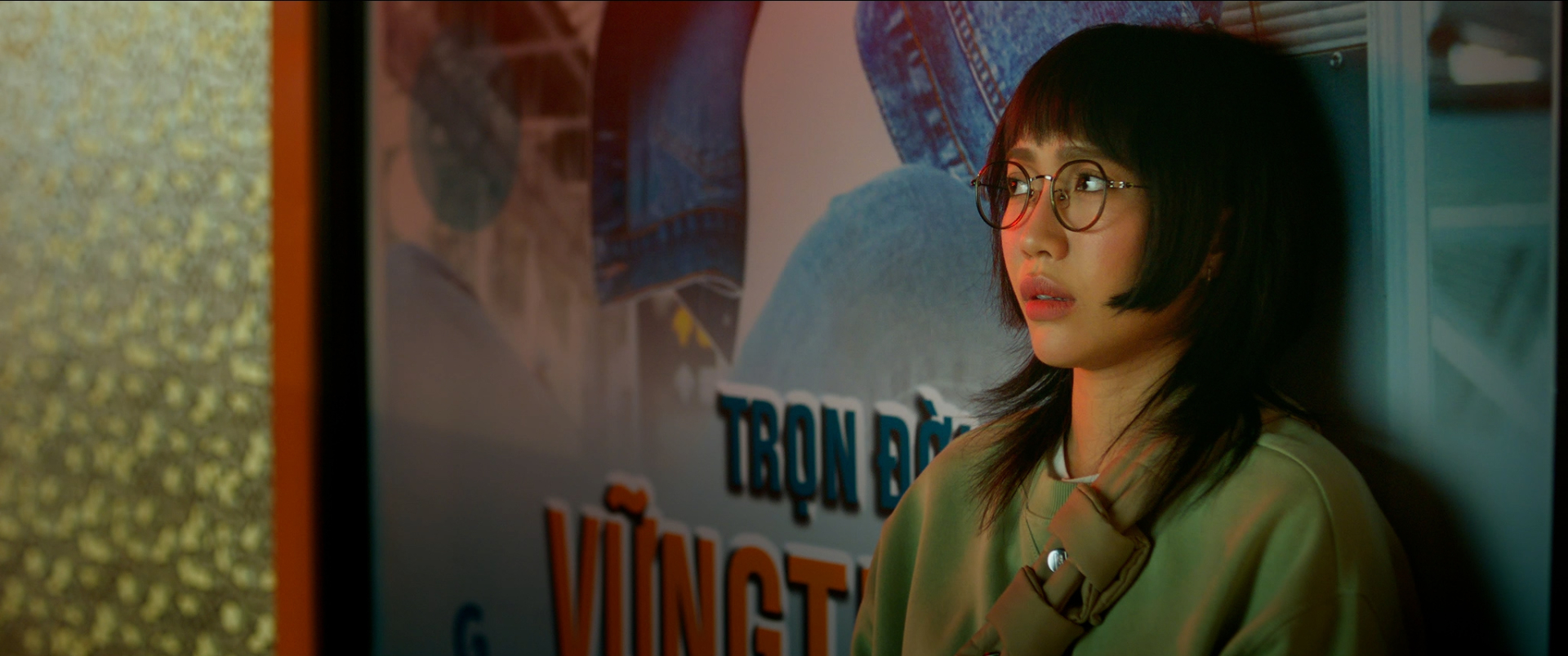 Diệu Nhi bất ngờ với tạo hình “ngố tàu' trong teaser trên bàn nhậu dưới bàn mưu - ảnh 4