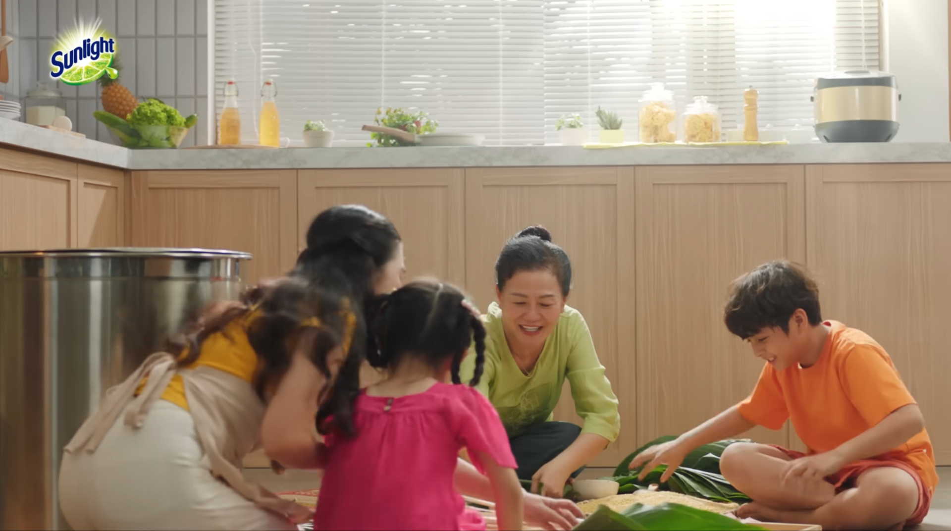 Sunlight đổ bộ mùa Tết với “thánh ca dọn nhà” mới toanh - ảnh 3