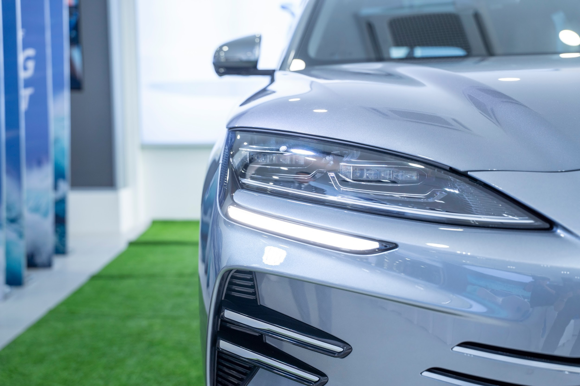 Hồ Quang Hiếu khuấy động sự kiện ra mắt BYD Sealion 6 tại BYD An Giang - ảnh 6