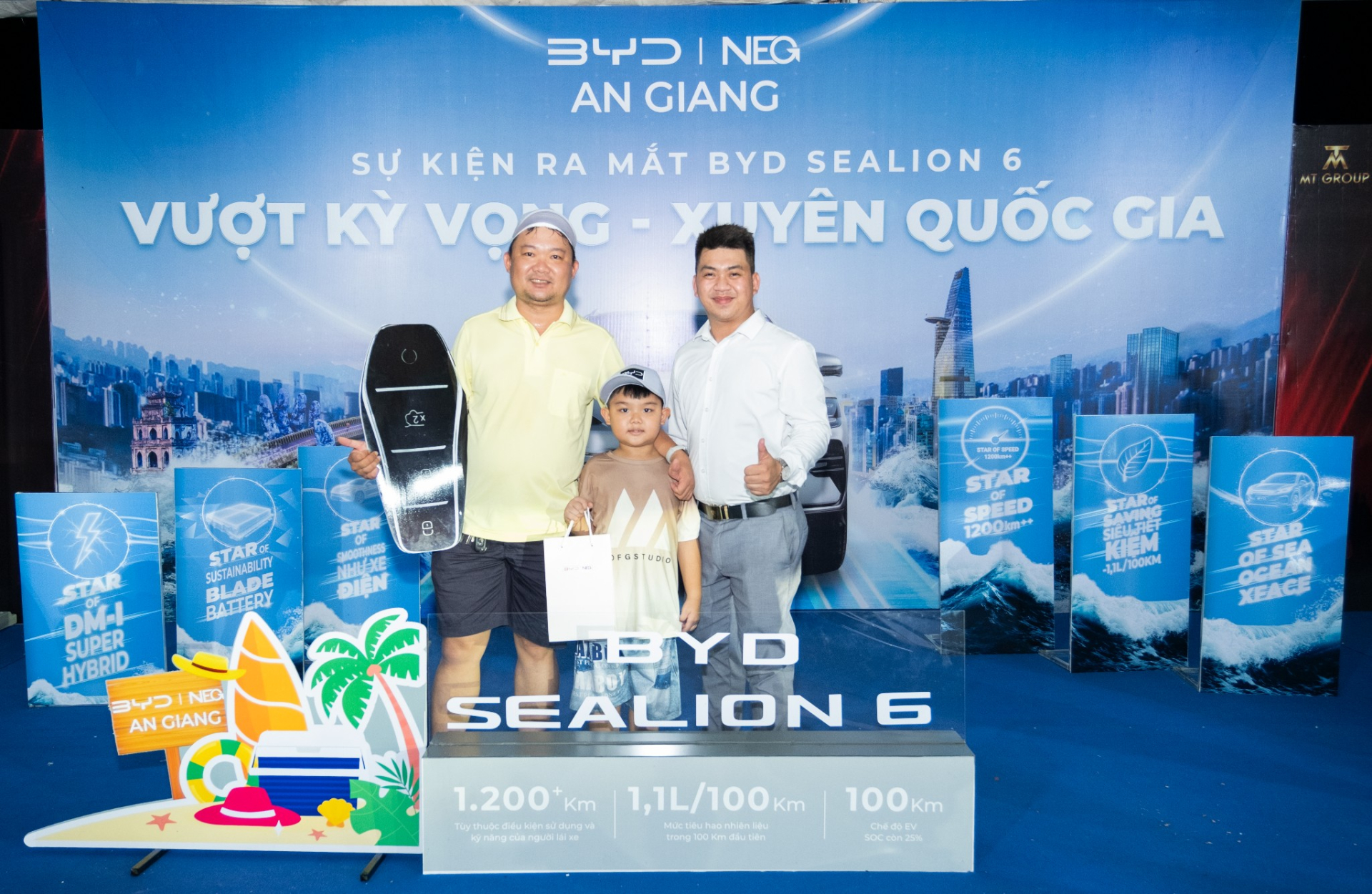 Hồ Quang Hiếu khuấy động sự kiện ra mắt BYD Sealion 6 tại BYD An Giang - ảnh 4