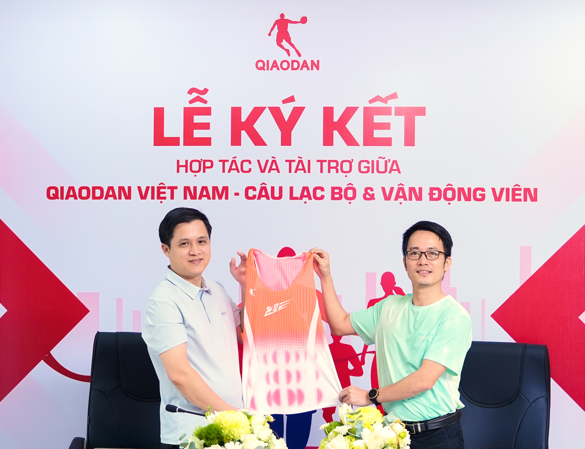 Ông lớn thể thao Quốc tế “đổ bộ” VnExpress Marathon Hạ Long 2025 - ảnh 2