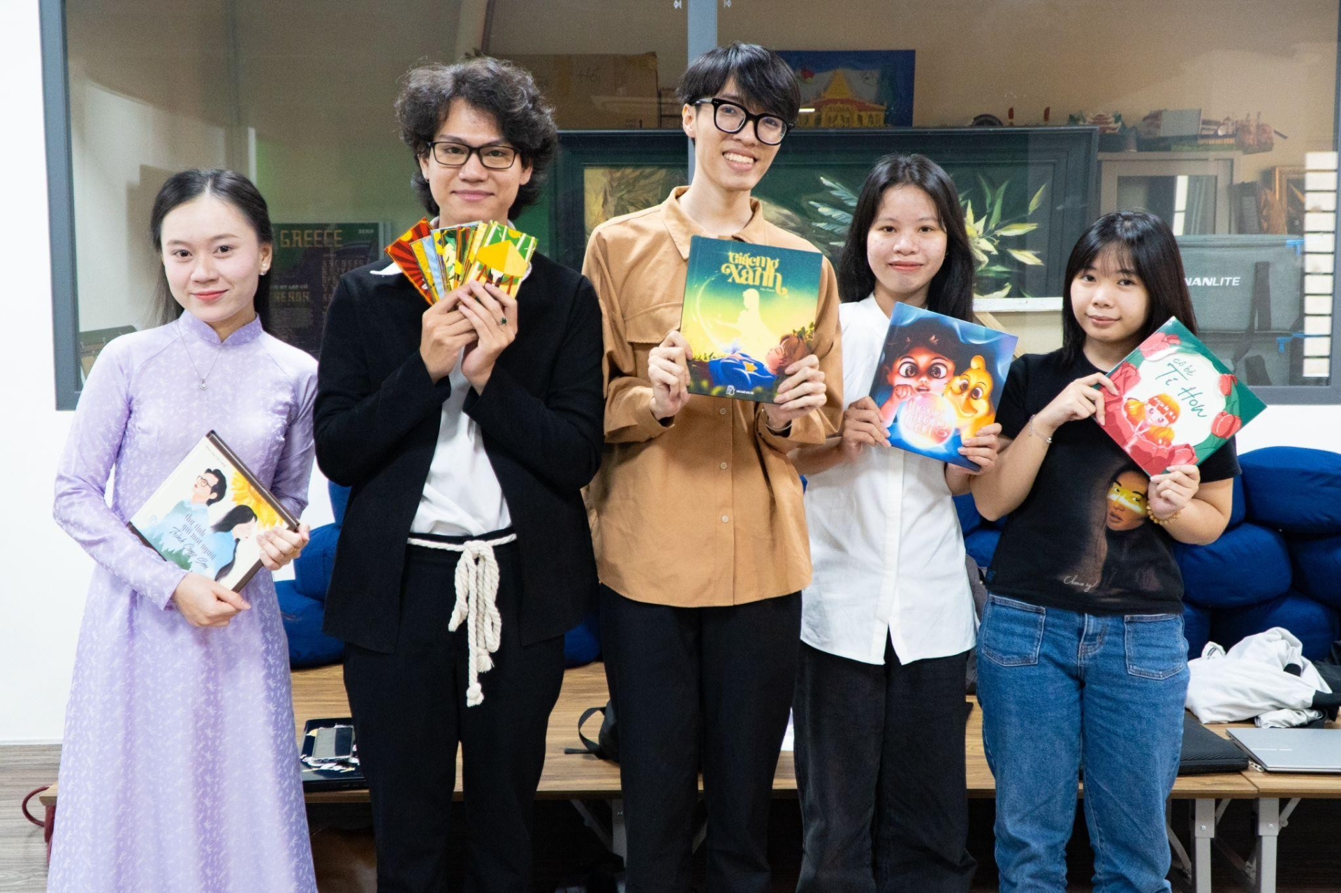 Từ đồ án môn học đến đồ án tốt nghiệp, sinh viên Thiết kế đồ họa HUTECH chinh phục ngành công nghiệp sáng tạo - ảnh 5