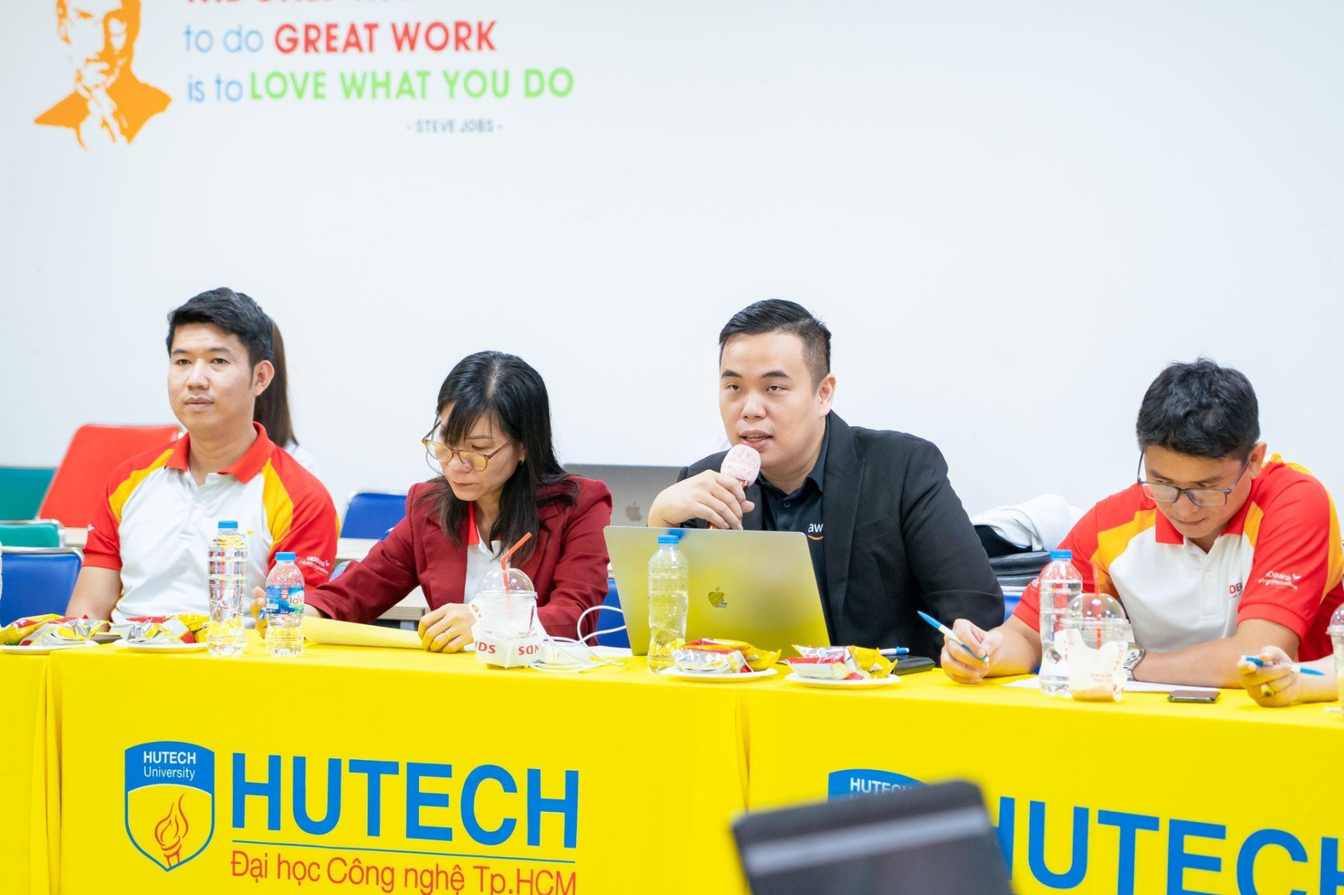 Cuộc thi học thuật chuyên nghiệp: Lợi thế của sinh viên Công nghệ thông tin HUTECH - ảnh 3