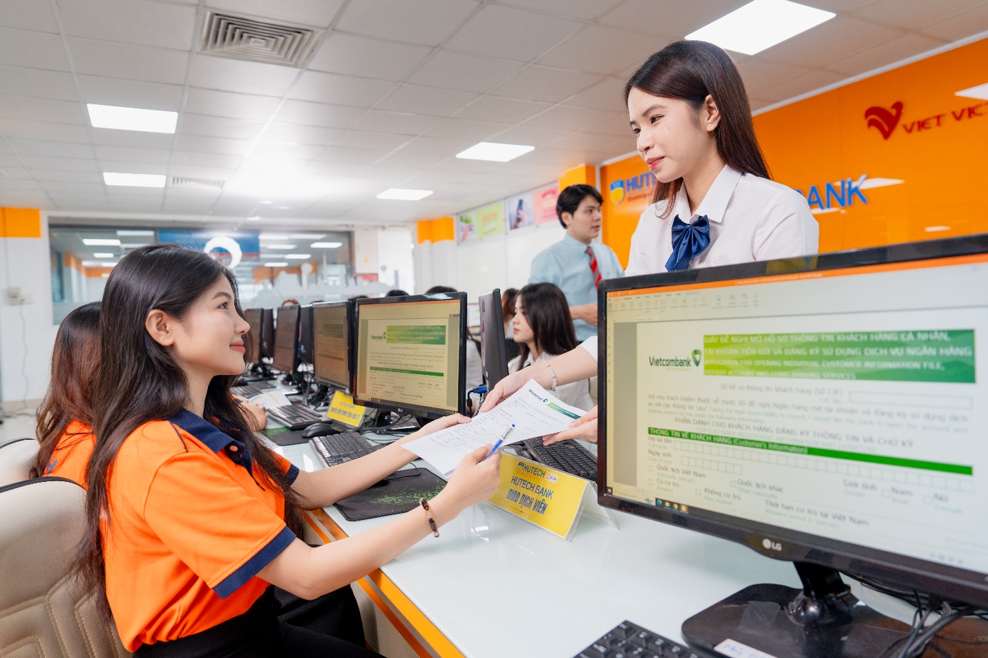 Sinh viên Tài chính - Ngân hàng HUTECH: Học để làm chủ cuộc chơi tài chính - ảnh 3