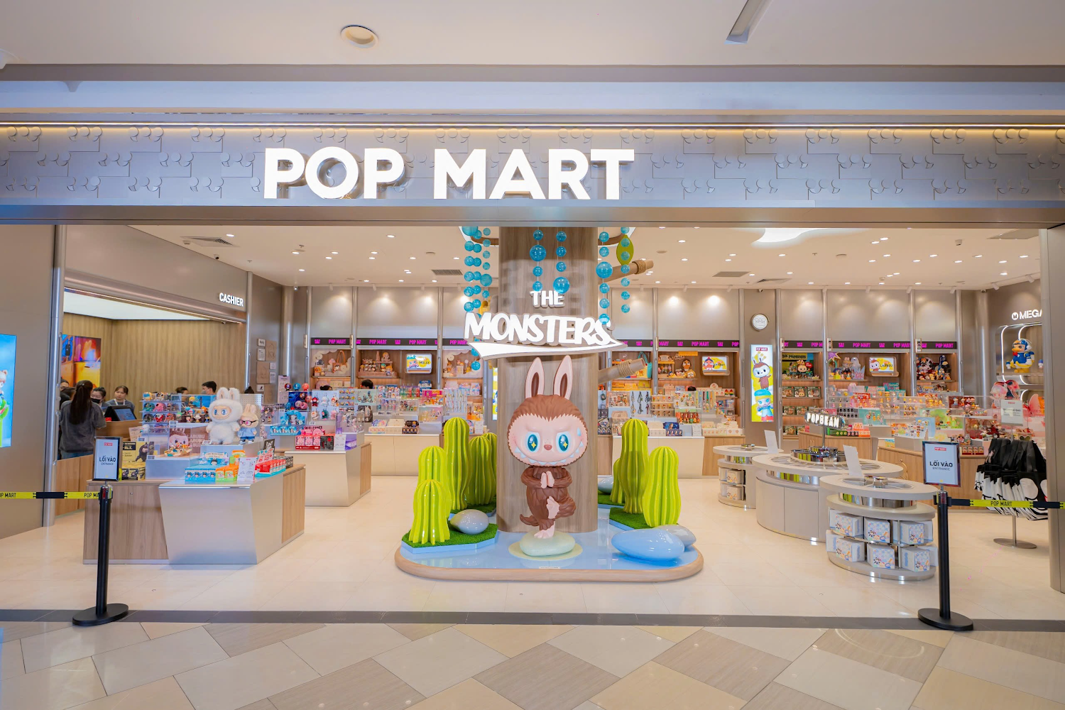 POP MART khai trương cửa hàng mới tại Vạn Hạnh Mall: Gen Z hào hứng xếp hàng săn đồ art toy - ảnh 1