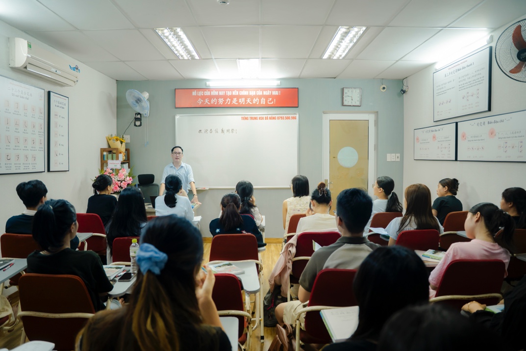 Thầy giáo Nguyên Trần - Hành trình kết nối văn hoá Việt Trung bằng ngọn lửa nhiệt huyết - ảnh 1