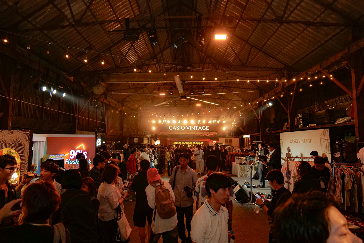 “Back In Time, Ahead In Style”: Casio tái hiện không gian Vintage thập niên 70s tại Bangkok - ảnh 2