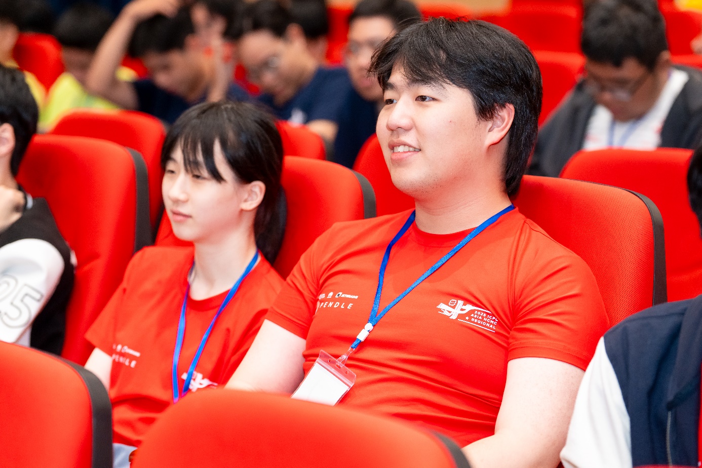 Nhìn lại những con số ấn tượng của kỳ thi OLP, OlpAI, Procon, ICPC 2025 thành công tại HUTECH - ảnh 3