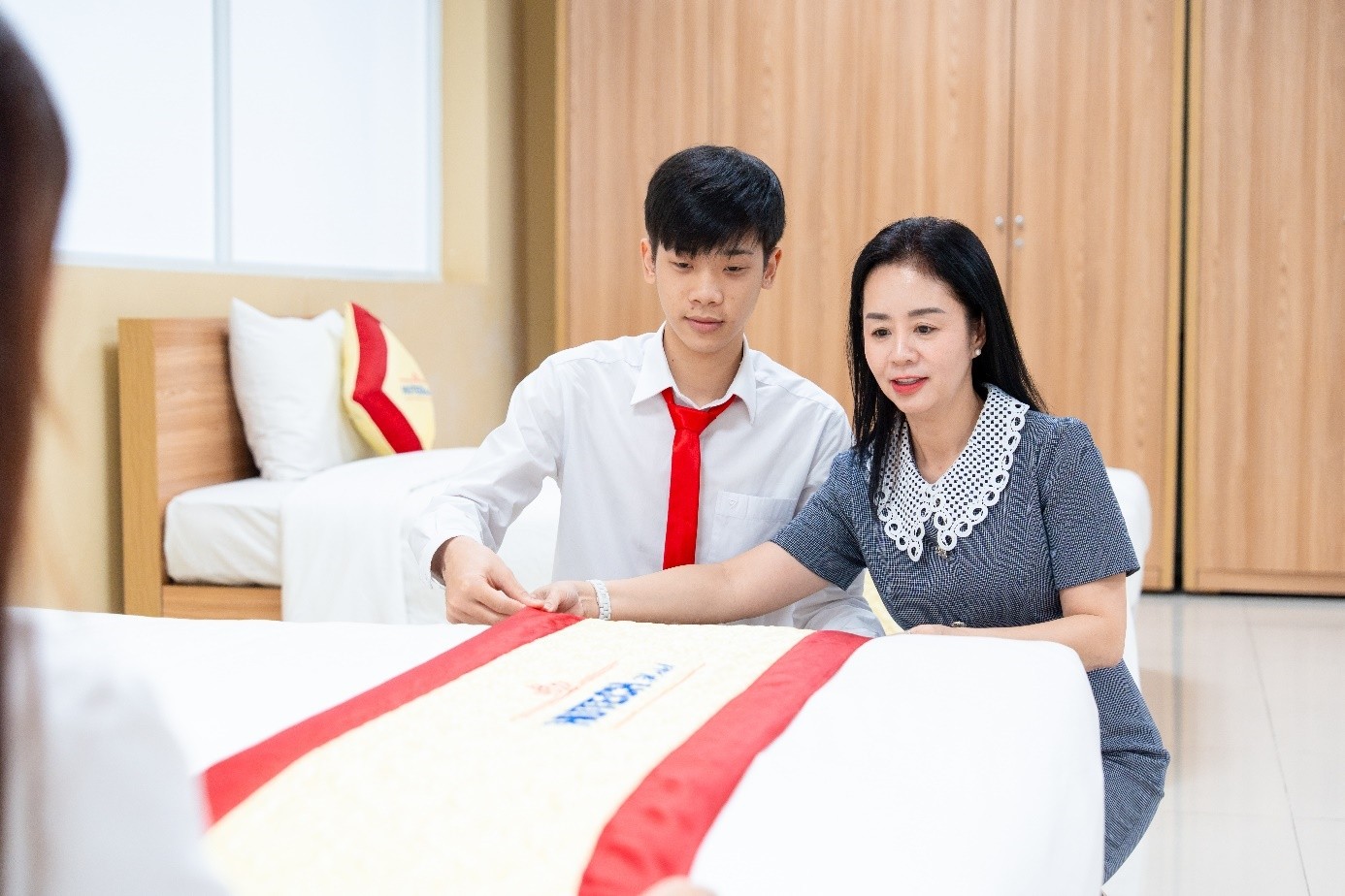 Học Quản trị khách sạn tại HUTECH: Đào tạo gắn thực hành, chinh phục ngành dịch vụ - ảnh 1