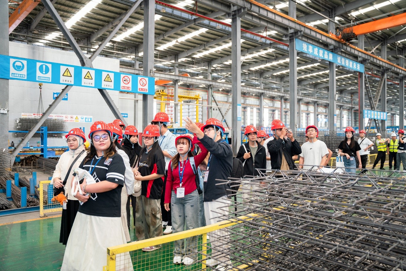 Đi học mà như “check-in” bản đồ thế giới: Gen Z đang hội nhập theo cách rất riêng - ảnh 1