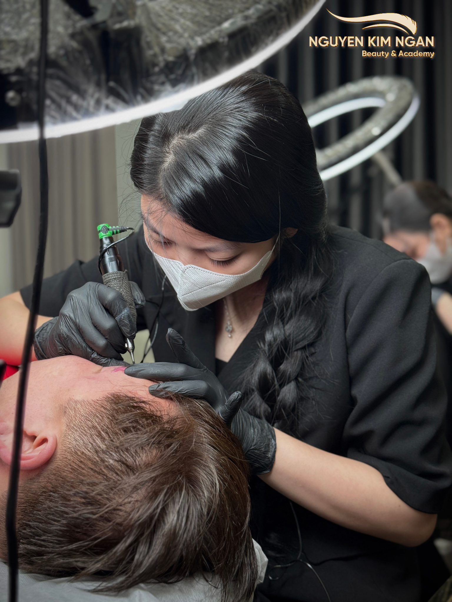 Xu hướng Surreal Manbrows tại Kim Ngân Beauty & Academy: Khi nam giới tìm đến phun xăm để tái thẩm mỹ gương mặt - ảnh 1