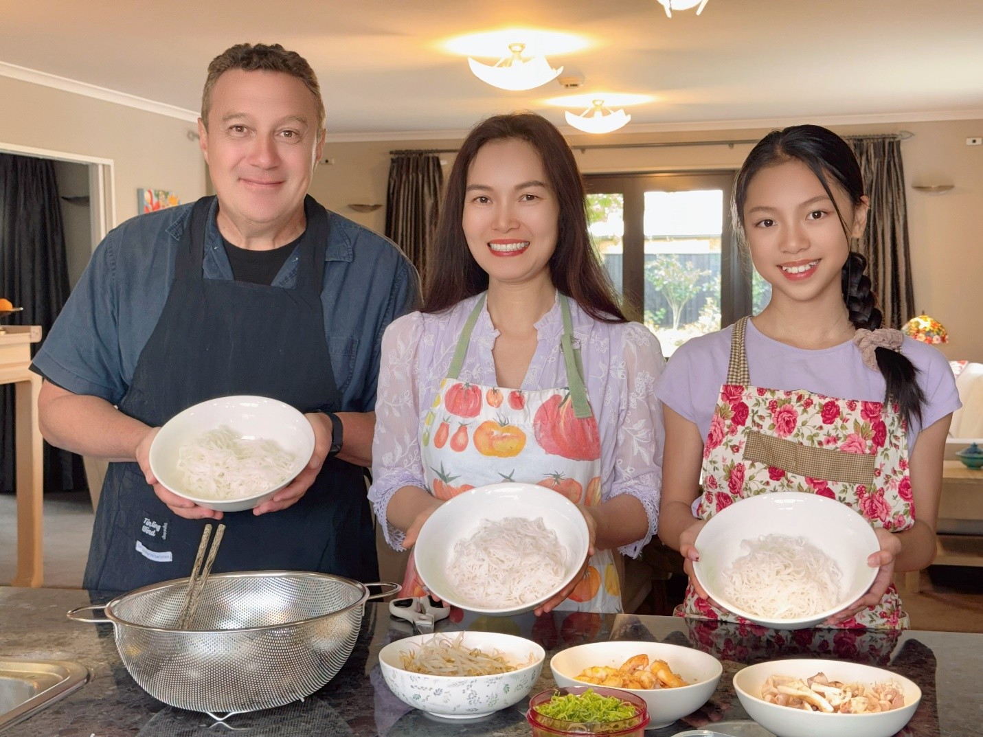 Hành trình ẩm thực xa xứ: Người phụ nữ Việt giữ hương vị Hà Nội tại xứ Kiwi - ảnh 1