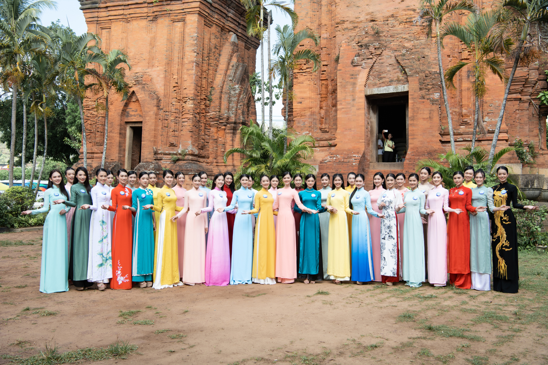 Top 38 Miss World Vietnam 2022 hội tụ tại Quy Nhơn - ảnh 1