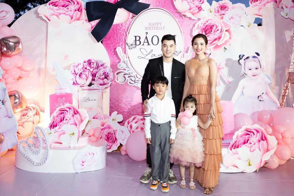 Thu Thuỷ tổ chức tiệc sinh nhật 2 tuổi cho con gái cưng - ảnh 4