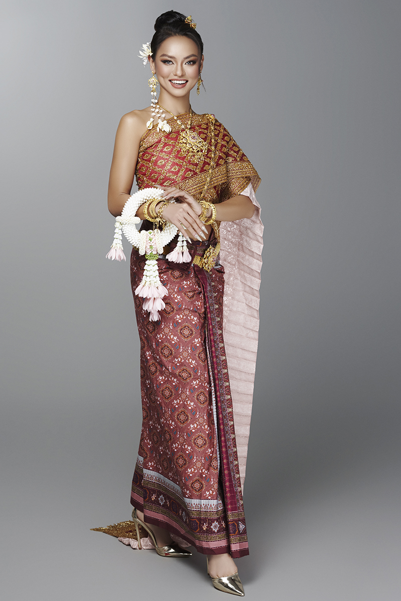 Mai Ngô rạng rỡ trong trang phục truyền thống Thái, được ủng hộ sau khi tuyên bố làm mentor Hoa hậu chuyển giới VN 2023 - ảnh 3