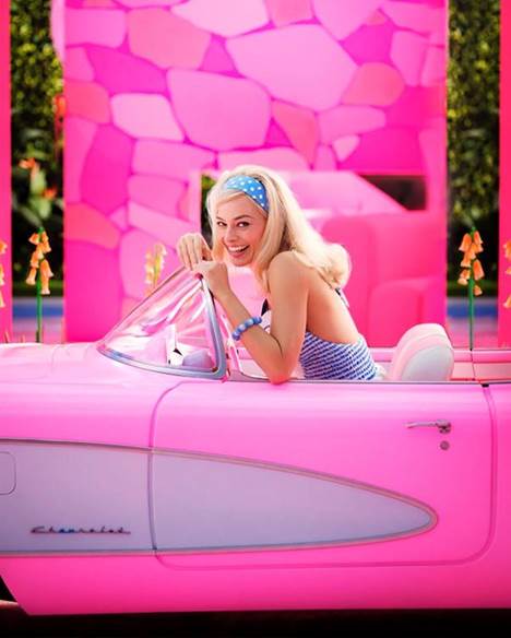 Siêu phẩm mùa hè của đạo diễn Greta Gerwig “Barbie” tung teaser: Margot Robbie xinh đẹp tựa búp bê, Ryan Gosling hào hoa khác lạ - ảnh 1
