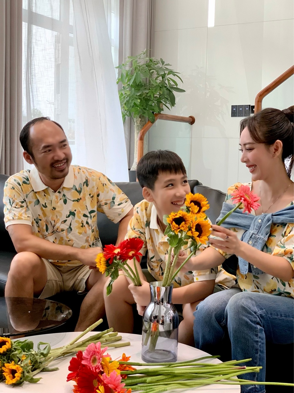 Thu Trang nói gì khi tái hợp với Thái Hòa ở 'Chuyện xóm tui: Con Nhót mót chồng' - ảnh 1