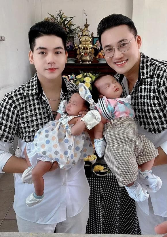Hà Trí Quang và Thanh Đoàn vô cùng hạnh phúc khi tổ ấm có thêm hai con