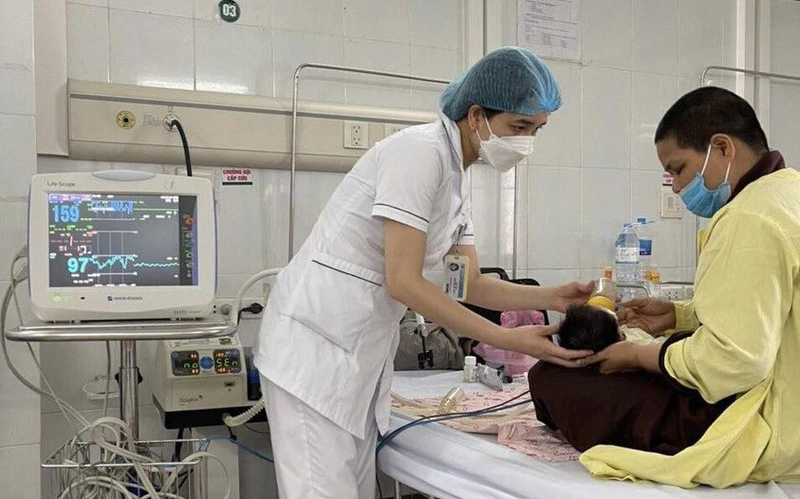 Bé sơ sinh được theo dõi và chăm sóc ở bệnh viện Ảnh: BVCC