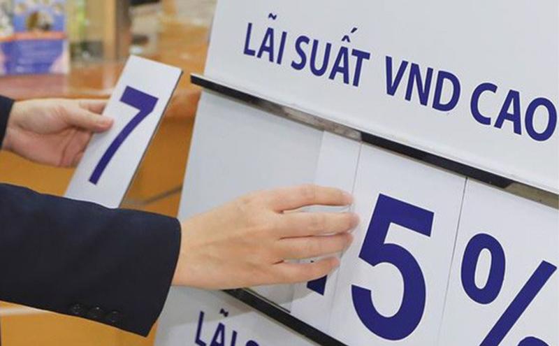 Lãi suất gửi tiết kiệm cao ảnh hưởng trực tiếp đến số tiền nhận về