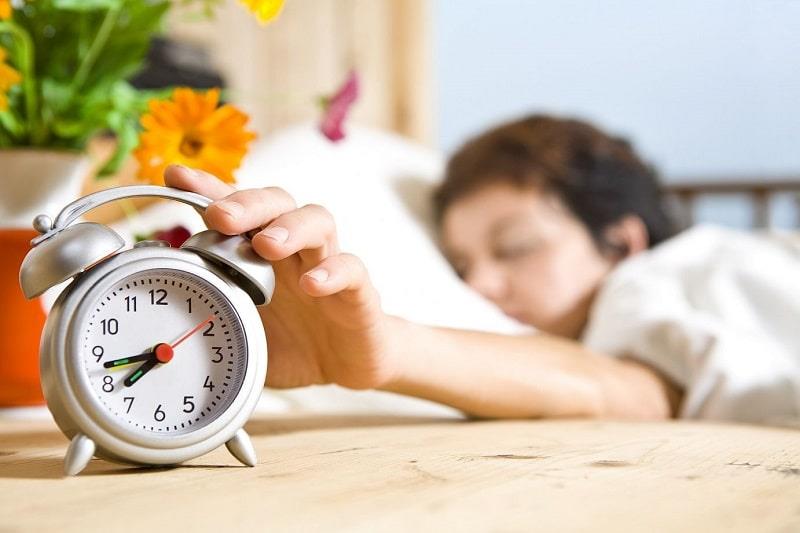 Ngủ nướng khiến cơ thể mệt mỏi khi thức dậy