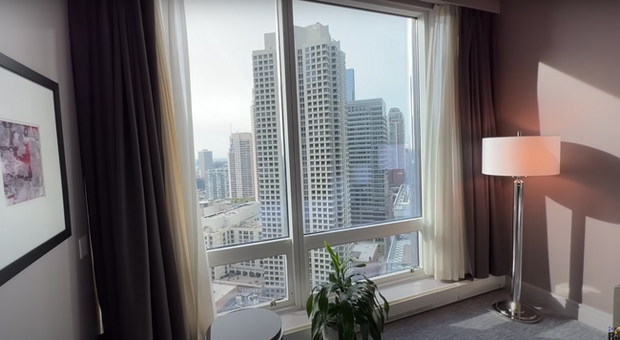 View khách sạn nhìn ra thành phố Chicago