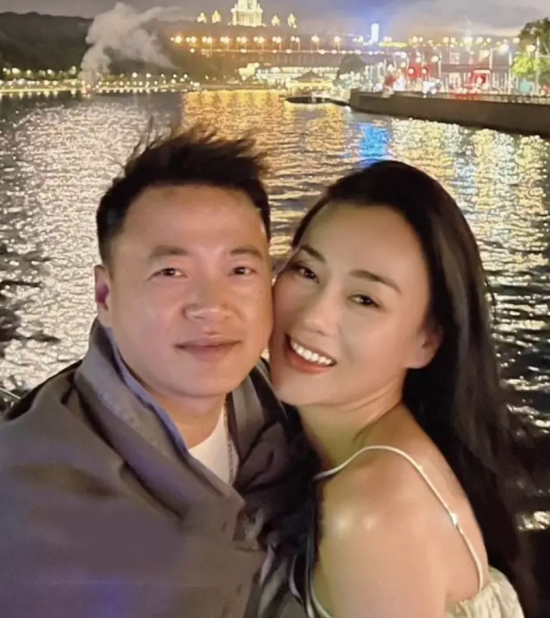 Những hình ảnh của shark Bình và Phương Oanh xuất hiện trên mạng xã hội ngay sau khi nam doanh nhân thông báo ly hôn