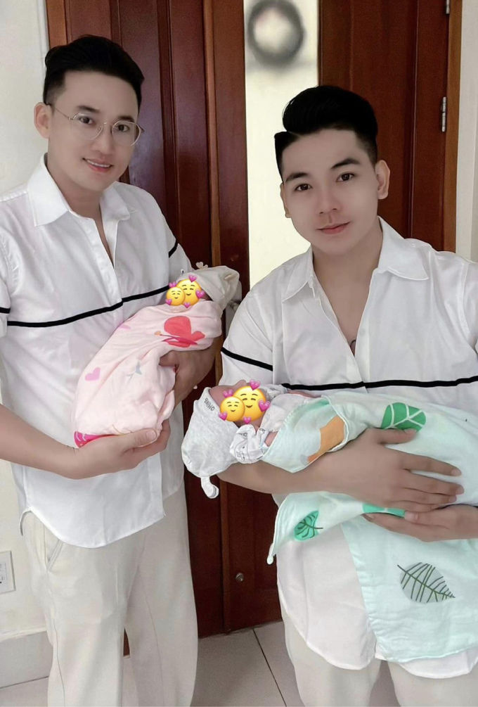 Hà Trí Quang - Thanh Đoàn chào đón cặp song sinh Ka Ka và Muội Muội vào tháng 12/2022