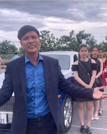Lộc Fuho khoe dùng siêu xe chở 3 học trò đi ăn phở