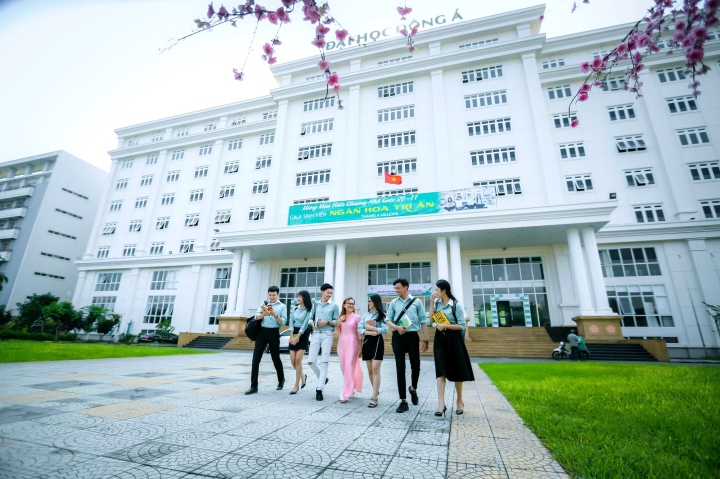 Trường Đại học Đông Á