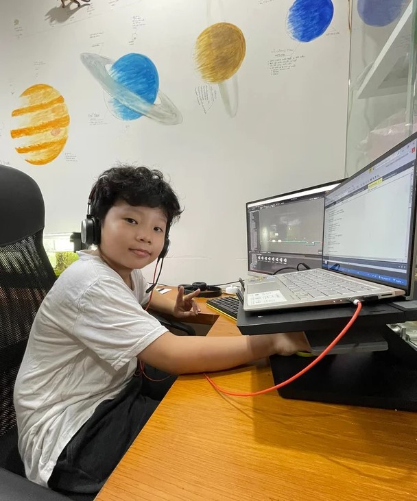 Nam Long được bố cho làm quen với lập trình từ khi mới học xong lớp 1