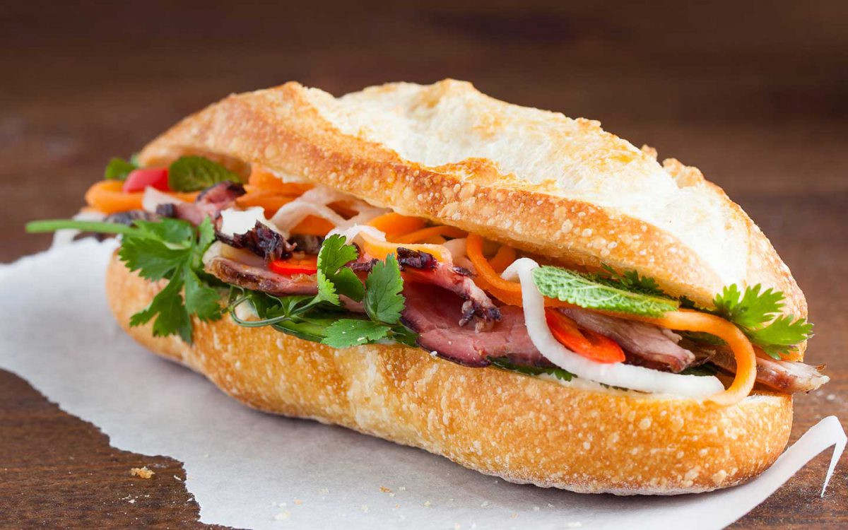 Bánh mì hiện là món ăn phổ biến của người Việt