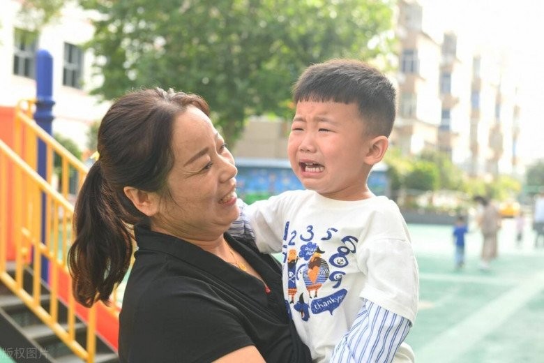 Con trai chị Mây đi học về liên tục kêu đói (Ảnh minh hoạ)