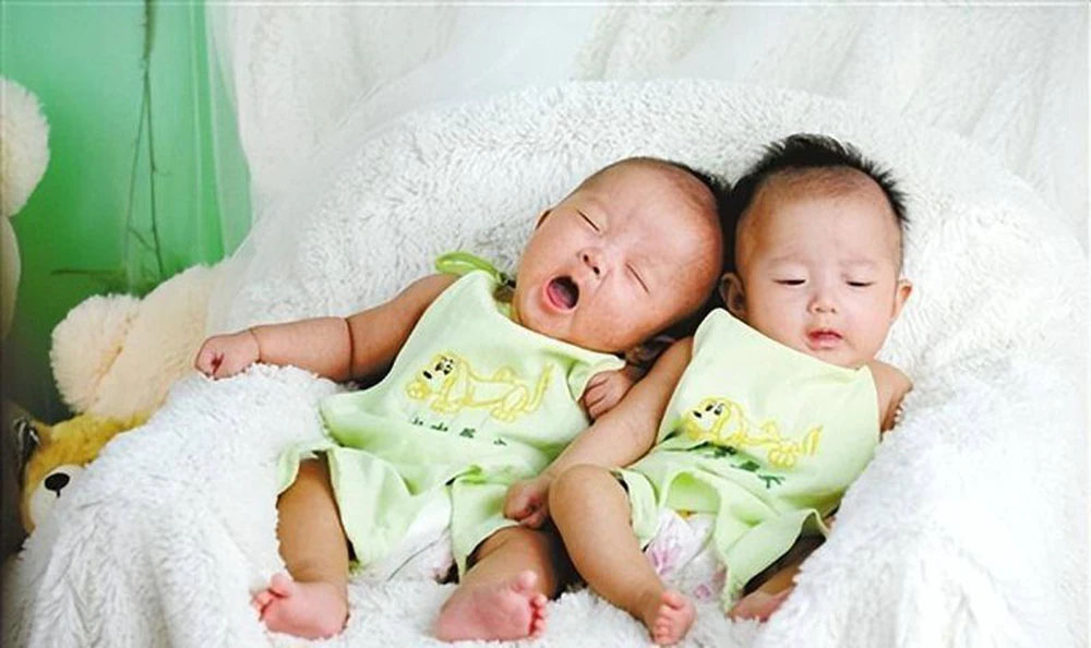 Hai con gái của Thịnh Hải Lâm khi vừa tròn 100 ngày