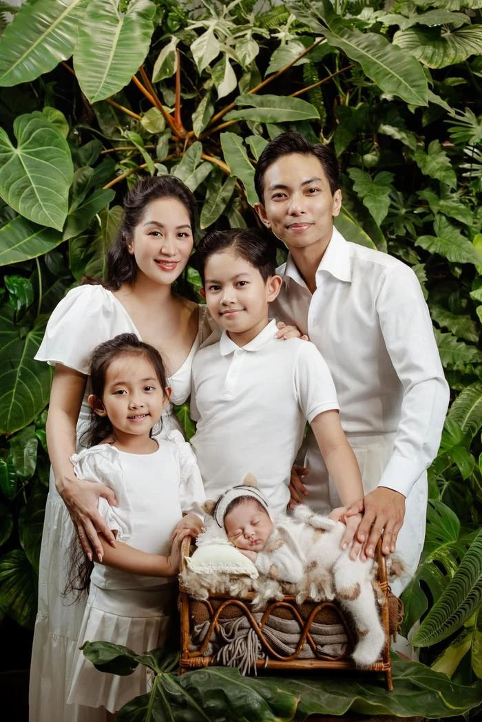 Tổ ấm hạnh phúc của gia đình Khánh Thi - Phan Hiển