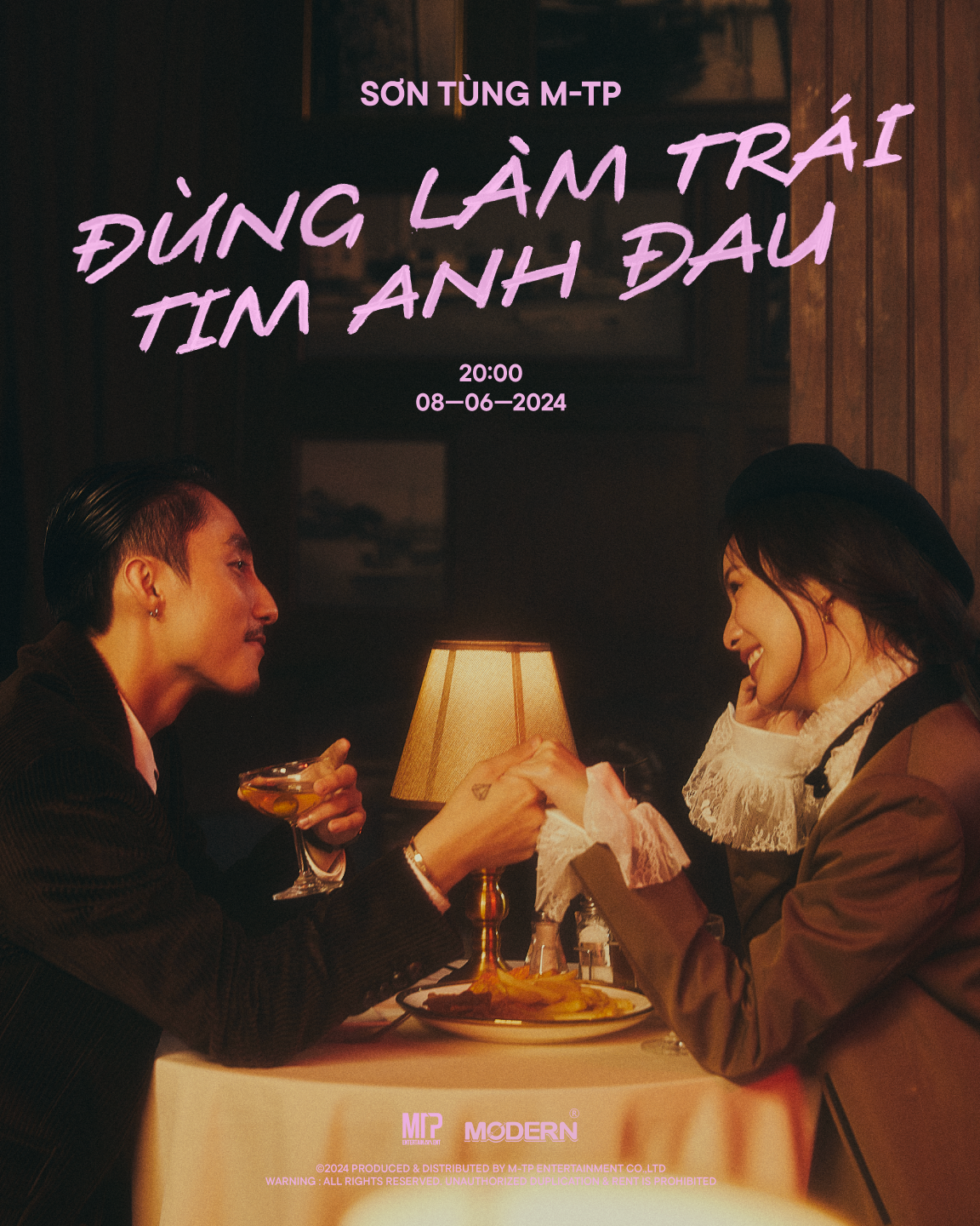 Poster chính thức của MV “Đừng làm trái tim anh đau'