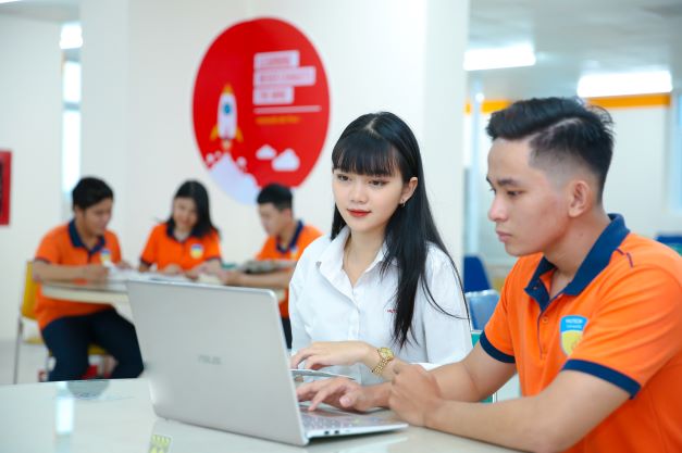 Mức lương của nhân lực ngành Logistics tương đối cao (Ảnh minh họa)