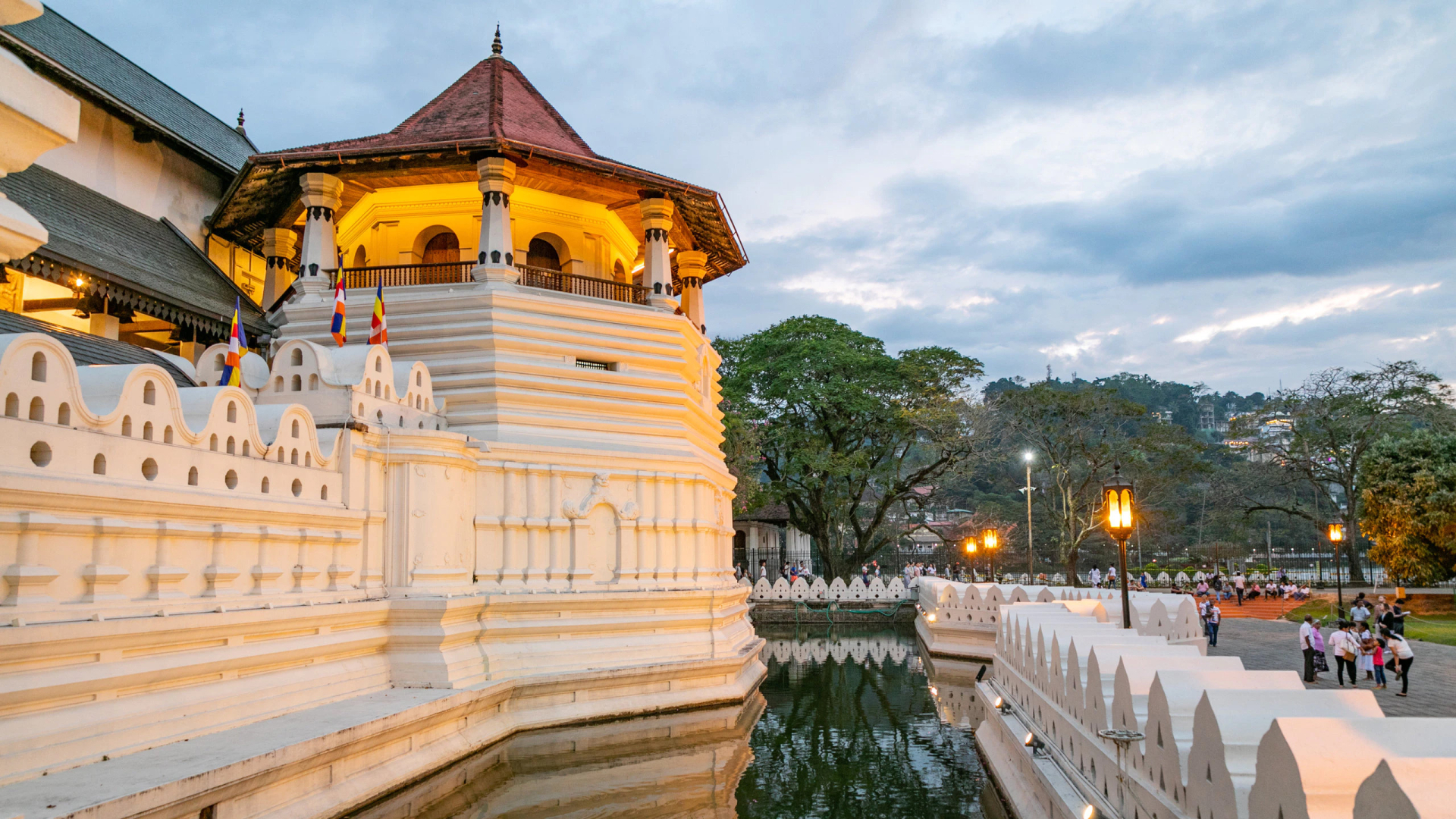 Sri Lanka có lịch nghỉ theo ba tôn giáo