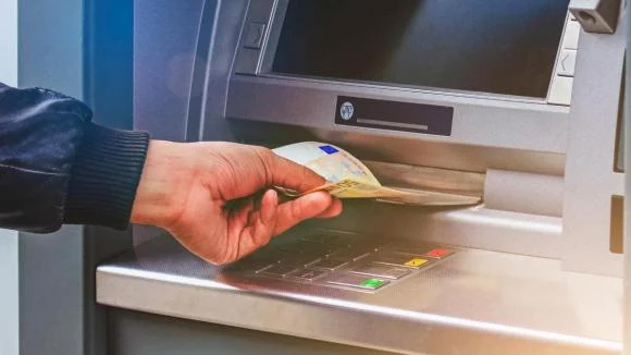 Thẻ ATM chứa tối đa và tối thiểu được bao nhiêu tiền?