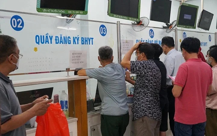 12 đối tượng dù có thẻ BHYT đi khám chữa bệnh cũng không được hưởng thanh toán, là ai?