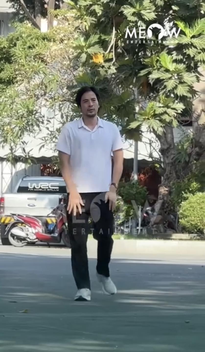 Mẹ và gia đình chuẩn bị tang lễ cho nghệ sĩ Quý Bình, 1 nam diễn viên bần thần đến tiễn biệt - ảnh 4