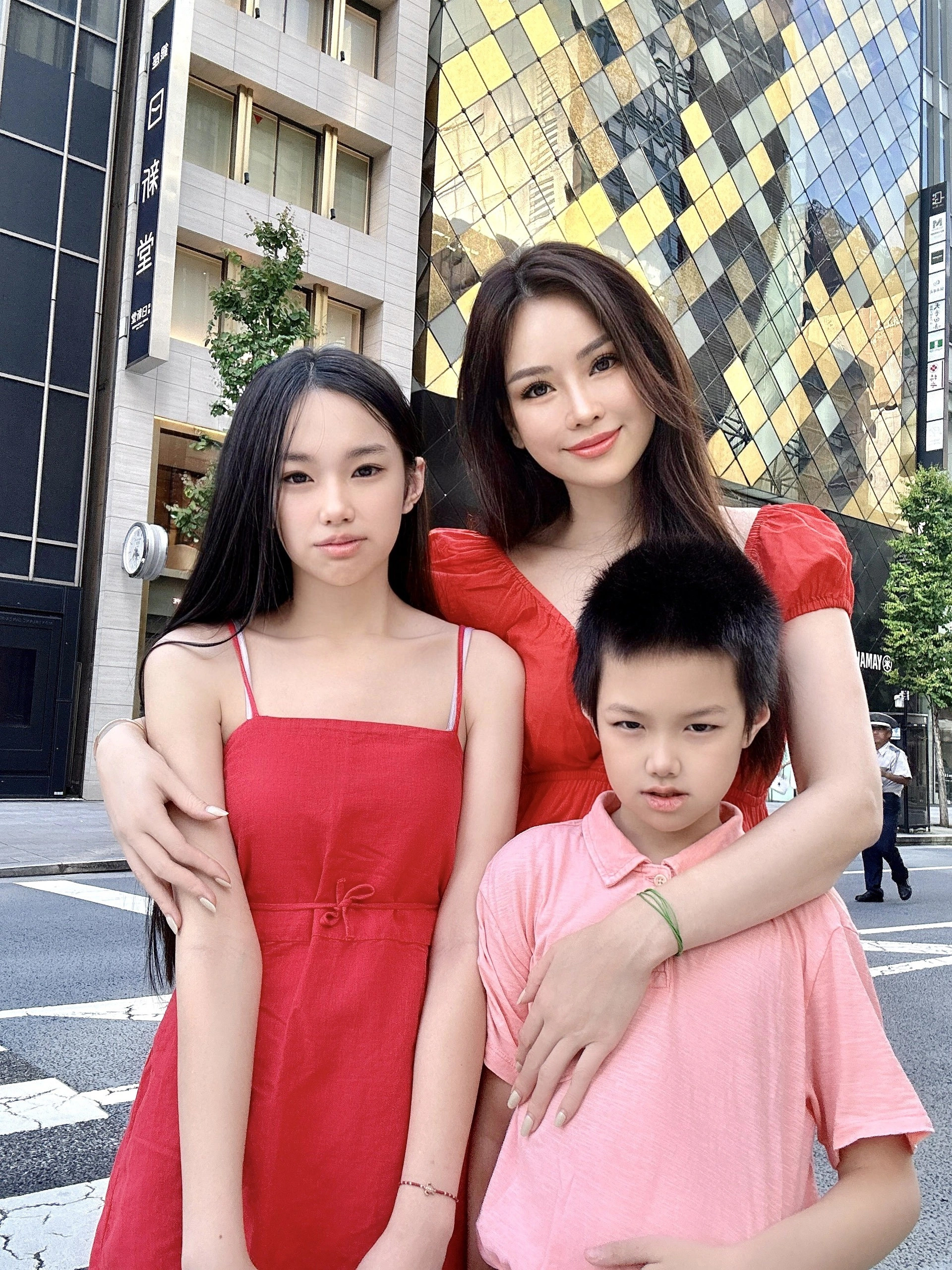 Nữ siêu mẫu quê Bắc Ninh lấy con trai tỷ phú Mỹ, sinh 2 con đặt tên rất đặc biệt, chuẩn Việt Nam - ảnh 3